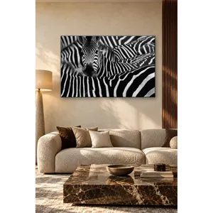 Impression sur toile de zèbre noir et blanc Fida - Zèbre regardant vers l'extérieur du troupeau - Product Image 2