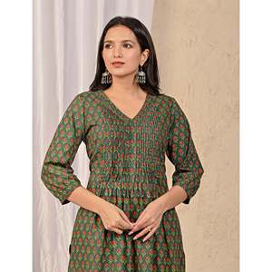 Conjunto Casual de Kurta y Pantalón de Algodón con Estampado de Bloques Verdes - Product Image 1