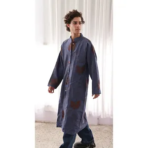 Veste longue brodée à la main Suzani à motif floral bleu, écologique, personnalisable avec logo, pour homme et femme, matelassée, printemps, taille XL - Product Image 3