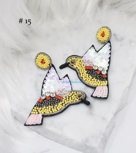 Tonos del atardecer: Colección de pendientes bordados vibrantes Hilos de baile: Pendientes bohemios coloridos Alma gitana: Multicolor hecho a mano - Product Image 5