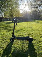 Trottinette Électrique Pliable d'Occasion Originale de Notre Entrepôt Américain – Scooter de Commutation Économique Quasi Neuf – Distributeur en Gros