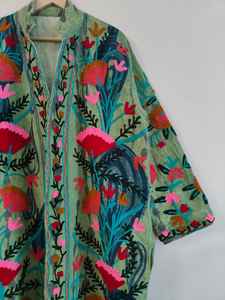 Abrigo Largo Verde de Lino Suzani, Chaqueta Bordada Boho Hecha a Mano, Kimono Bohemio de Lujo, Abrigo Largo para Festivales - Product Image 3