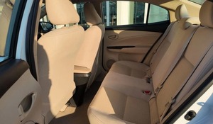 To Yota Vit z/Ya RIS 2002 LHD Caja de cambios automática Asiento de tela Volante a la izquierda Coche muy limpio y bien usado Disponible para - Product Image 4