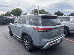ใช้2023 Nissan * Pathfinder แพลทินัม - Product Image 2