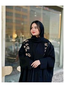 Robe Abaya noire élégante pour femmes avec manches ornées de perles et hijab assorti, tenue modeste longue, col rond, polyester - Product Image 3