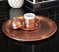 Nampan Sajian Logam Tembaga Bentuk Bulat Premium dengan Desain Ukiran Tangan, Tahan Lama dan Bergaya untuk Penggunaan di Rumah atau Pesta
