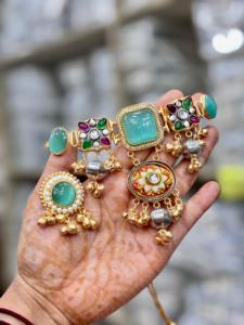 Conjunto de Pendientes y Gargantilla Premium Fusion Monalisa Stones, Gargantilla Real de Alta Calidad con Pulido Dorado para Festivales de Mujeres, Hecha de Latón - Product Image 6