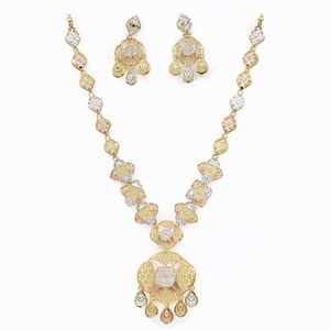 Ensemble de colliers courts en or à trois tons en gros, ensemble de bijoux en or multi-ton, ensemble de colliers en or tricolore, ensemble de bijoux en laiton à trois tons. - Product Image 2