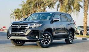 Autobús Modelo 2024 de 4.5L, 4x4, Transmisión Automática, Asientos de Cuero, Volante a la Izquierda, 5 Plazas, con Cámara Trasera de 360° y Techo Panorámico - Product Image 3