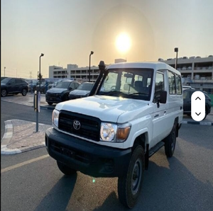 Pick-up à toit rigide avec sièges en tissu léger R18, turbo diesel, boîte manuelle, conduite à droite pour HZJ76L FWD - Product Image 1