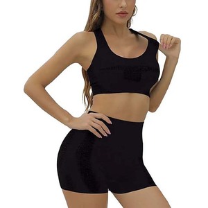Conjunto de Ropa Interior Deportiva Transpirable para Mujer, Top y Pantalones Cortos de Yoga, Conjunto de Yoga con Logotipo Personalizado, Top y Pantalones Cortos de Yoga Negros de Spandex y Poliéster - Product Image 3