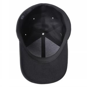 Gorra de Béisbol Trac Fit Flex Band de 5 Paneles en Terciopelo - Visera Curva Estilo Deportivo Vintage - Product Image 6