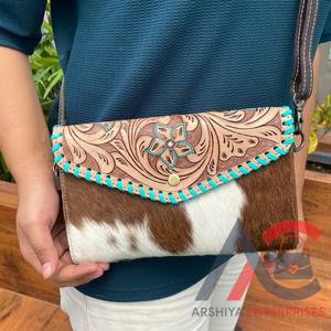 กระเป๋าเงินคาดลำตัวหนังแท้สำหรับผู้หญิง, กระเป๋าคลัทช์ใส่โทรศัพท์พร้อมสายหนังแท้สไตล์ตะวันตก - Product Image 1