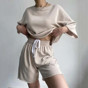 Conjunto de pantalones cortos de 2 piezas de gran tamaño, personalizado, con hombros caídos, cuello redondo, informal, tela de rizo francés, manga corta, Conjunto de camiseta y pantalones cortos para mujer - Product Image 6