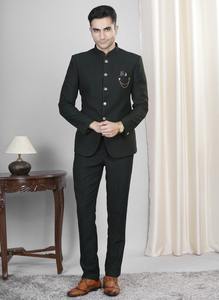 Traje Elegante Verde de 2 Piezas de la Mejor Calidad para Reuniones de Negocios, Ropa de Oficina, Bodas y Eventos Corporativos Disponible al Mejor Precio - Product Image 2