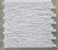 Revêtements muraux extérieurs en marbre blanc de Carrare, design moderne en forme de Z, finition mate naturelle, emboîtables