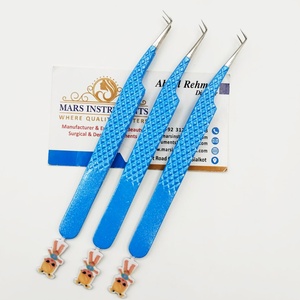 Pinces à épiler professionnelles en acier inoxydable de haute qualité pour extensions de cils Bratz Girls, prise en main parfaite et durable avec pointe pointue - Product Image 4