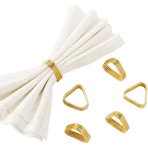 2023 Amazon Hot Selling Luxury Indian Supplier 6 Pcs Golden Metal Triangle Napkin Ring Set For Party Wedding Table Decoration