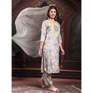 ชุดคุर्ตาปักลายสีเทาสำหรับผู้หญิงแบบลำลอง พร้อมกางเกงปาลาซโซ่แขนสามส่วนและผ้าคลุมไหล่ - Product Image 1