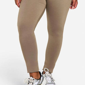 Ensemble de survêtement deux pièces en tissu doux et chaud, haut à manches longues et pantalon assorti pour femmes / Prix direct usine, polaire pour femmes - Product Image 4