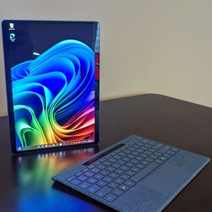 Microsofts-Surface Pro 10 2-in-1พร้อมจอแสดงผล OLED และ Ai Co-PILOT + คุณสมบัติ13นิ้ว - Product Image 1