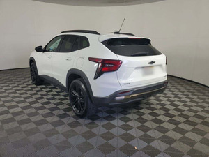 CLEAN USED 2024 Trax Activ FWD Left Hand <b>Drive</b> ACC Leather Dark Interior R19 Tires - Product Image 6