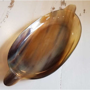 Grand plateau de service élégant en corne avec poignées robustes en métal Serveur de chocolat et de desserts de qualité supérieure Durable et fabriqué à la main - Product Image 1