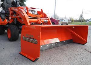 รถแทรกเตอร์มือสอง Kubota BX2380 พร้อมห้องโดยสาร รวมถึงเครื่องเป่าหิมะด้านหน้า - Product Image 2