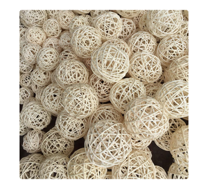 Proveedor vietnamita que ofrece producción a granel de bolas de ratán para decoración y uso artesanal - Product Image 1