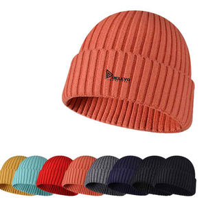 Bonnet en tricot épais personnalisé avec logo de marque privée, version hiver, unisexe, couleur unie - Product Image 1