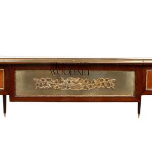 Mesa de Centro de Lujo con Incrustaciones de Madera, Adornos de Latón Antiguo y Marquetería Floral Intrincada para Salas de Estar Clásicas - Product Image 5