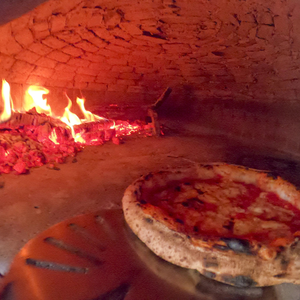 Forno a Legna Artigianale da 130 cm di Diametro, Rosso Unico con Base, Capacità 6/7 Pizze, Utensile da Cucina per Esterni - Product Image 4