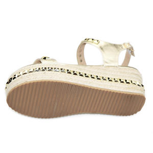 Estate donna punta aperta sandali piatti argento tacchi alti <span class=keywords><strong>con</strong></span> rivetto oro Design <span class=keywords><strong>con</strong></span> plateau zeppa zeppa <span class=keywords><strong>scarpe</strong></span> <span class=keywords><strong>con</strong></span> tacco - Product Image 4