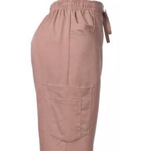 Ensemble de blouses médicales unisexe sur mesure, personnalisées, style décontracté de luxe, confortables, respirantes, en tissu peigné extensible, pour hôpital - Product Image 5