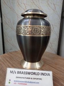 Domtop grandes urnas de cremación de latón azul de la más alta calidad hechas a mano en la India por Brassworld India Funeral Supplies - Product Image 6