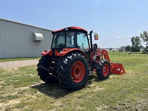 2024 listo para enviar para Kubota M7060 rueda Tractor maquinaria agrícola con componentes básicos-Motor de engranaje de bomba ahora disponible - Product Image 3