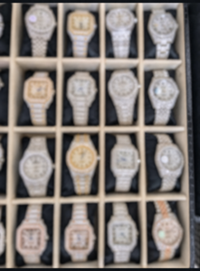 Reloj Analógico de Lujo con Números Arábigos para Hombre |   Reloj de Acero Inoxidable Resistente al Agua con Cristal de Cuarzo Cuadrado y Diamantes de Moissanita - Product Image 2