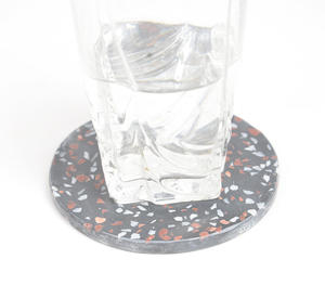 Ensemble de dessous-de-verre ronds en pierre de terrazzo industrielle moderne, accessoire de décoration intérieure minimaliste élégant, présentoir décoratif - Product Image 3