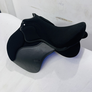 Sillín de salto de cuero sintético de bajo precio para equitación ecuestre con contraste de pespuntes - Product Image 2