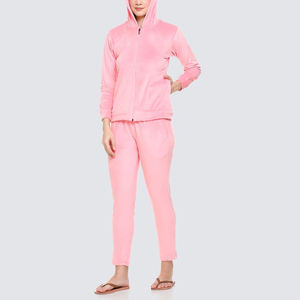 Vente en gros de vêtements de sport actifs de haute qualité pour femmes survêtements en velours avec logo imprimé pour les survêtements de la saison d'hiver - Product Image 2