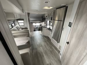 VENTE - Caravane de camping d'occasion 2024 D-y-n-a-m-a-x I-s-a-t-a 5 34DS4X4 - Structure en fibre de verre - Tout-terrain - Product Image 6