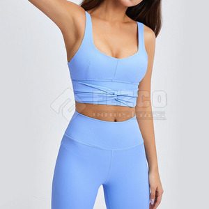 Conjunto de Yoga de Alta Calidad para Mujer con Logotipo Personalizado - Leggings y Top con Diseño Sólido, Logotipo en la Parte Delantera, Secado Rápido - Product Image 2
