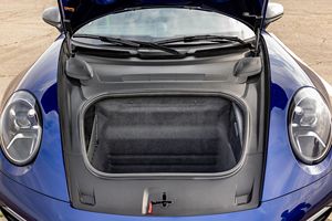 2024 911 Carrera T Coupé Boîte manuelle 7 vitesses, Moteur 6 cylindres à carter plat biturbo, Très bien équipé, Non modifié - Product Image 6