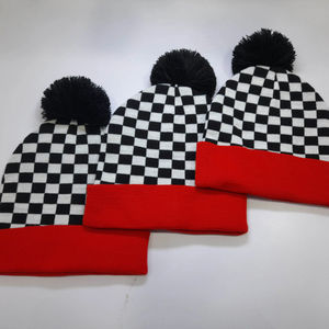 Gorro de punto de lana personalizado con pompa con forro de satén de alta calidad 2025 para niños, gorro de lujo con estampado para hombres - Product Image 5