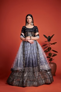 Set Lehenga Choli de filet à papillon de chinon lourd de créateur avec des embellissements de fil riche et un Dupatta élégant à prix export - Product Image 2
