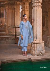 Collection Kurti Bottom & Dupatta de broderie en coton de qualité supérieure pour vêtements de fête vêtements indiens et pakistanais - Product Image 6