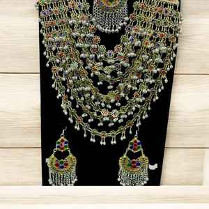 Ensembles de bijoux en zircon de style afghan vintage collier et boucles d'oreilles en acier inoxydable unisexe vêtements de fête de mariage OEM personnalisés - Product Image 3