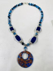 Collier de perles en résine vintage chic au meilleur prix avec pendentif religieux à la mode pour les colliers de charme de mariage et de fête - Product Image 3