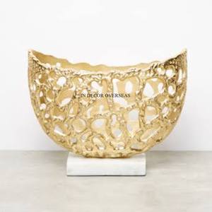 Trendy Pattern Arrival High Standard Quality Aluminum Casted Fancy Designer Gold Plated Flower <b>Vase</b> With Intricate Detailing - Product Image 6