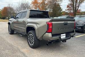 Toyota Tacoma 2025 Usada en Excelentes Condiciones - Product Image 3